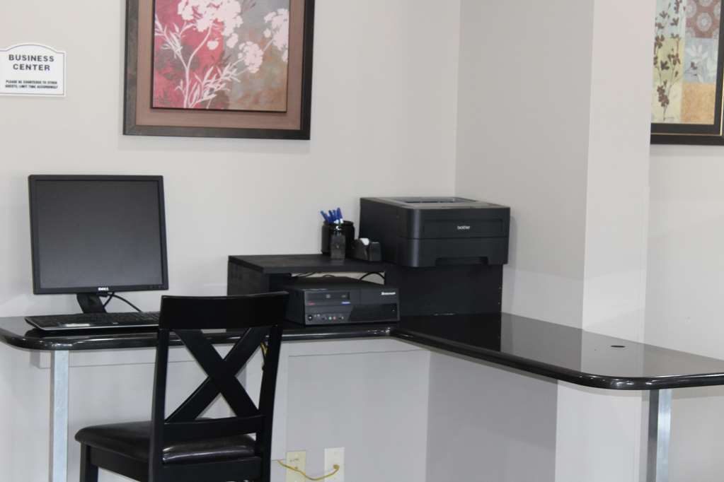 Ramada By Wyndham Cedar Rapids South Hotel Facilities photo